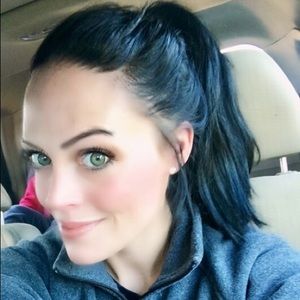 Meet your Posher, Jade